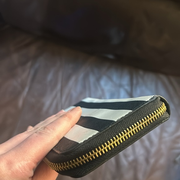 Michael Kors Black & White Striped Patterned Long Zippy Wallet - Picture 7 of 9